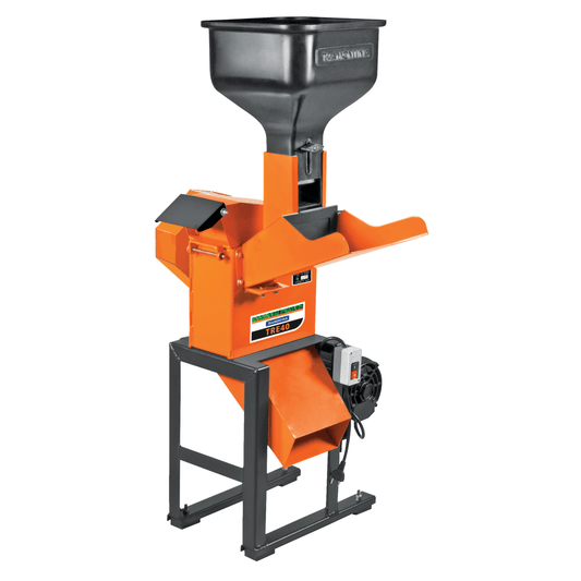 Triturador Forrajero Eléctrico Tramontina TRE40 con Motor de 3 hp Bivolt y Salida Lateral. llave selectora de tension 127v/220v.